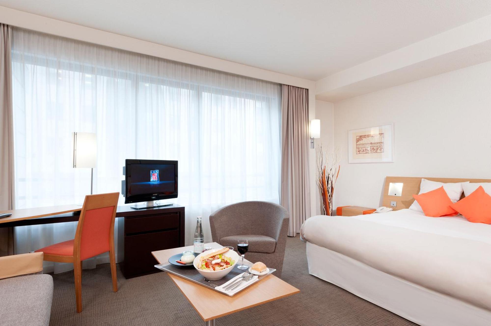 Novotel Paris Rueil Malmaison Exteriér fotografie