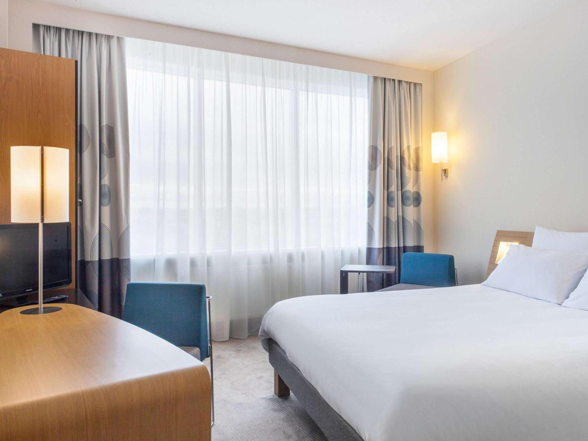 Novotel Paris Rueil Malmaison Exteriér fotografie