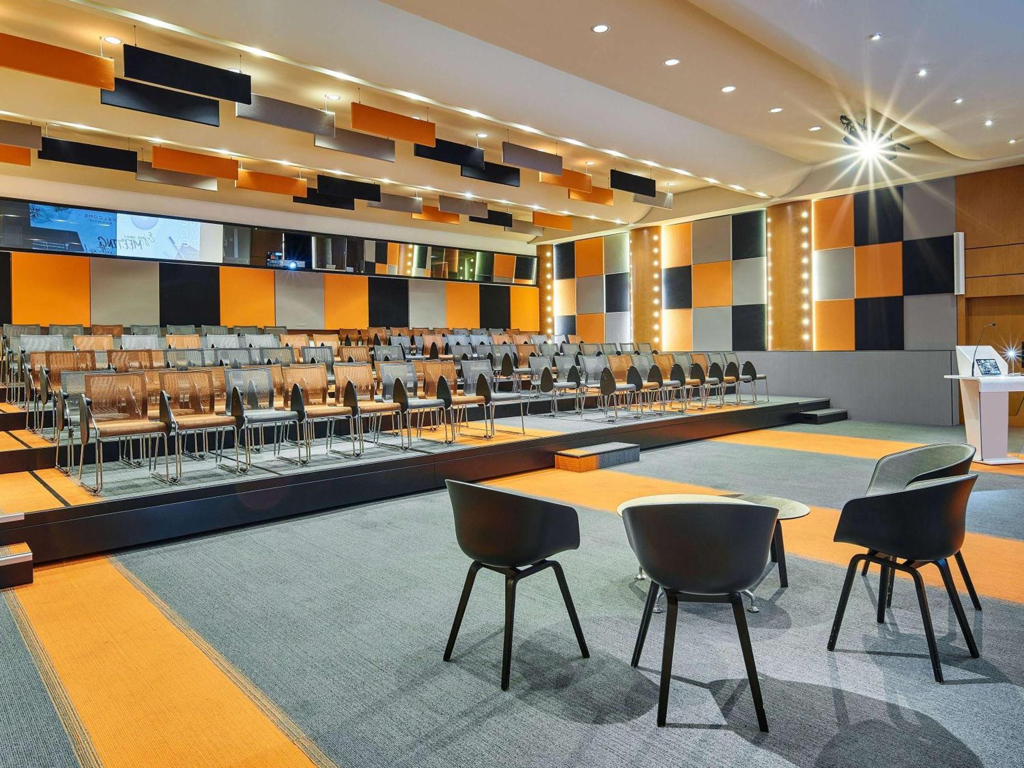 Novotel Paris Rueil Malmaison Exteriér fotografie