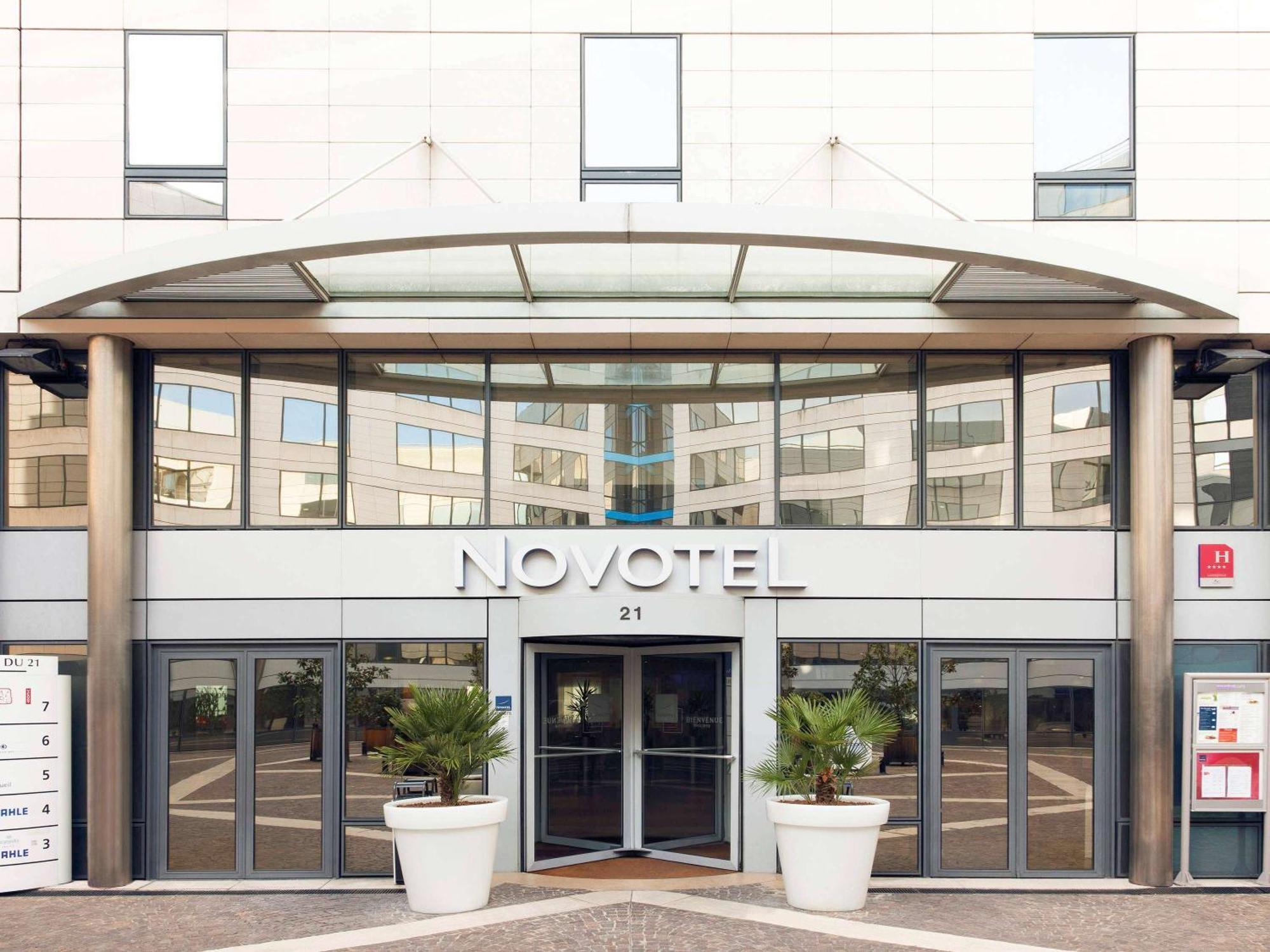 Novotel Paris Rueil Malmaison Exteriér fotografie